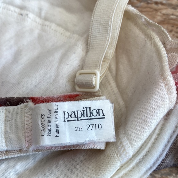 2/$20. Incredible Papillon ladies bra made in Italy in size 32B. - Picture 3 of 8